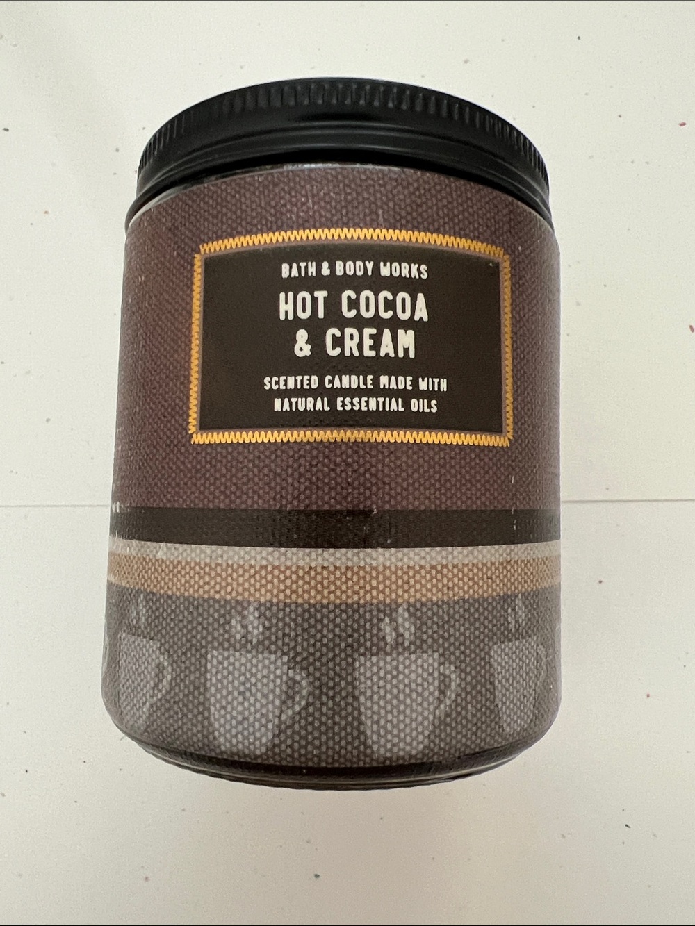 Bath & Body Works Hot Cocoa & Cream Scented Candle - NWT 7oz, 1 Wick